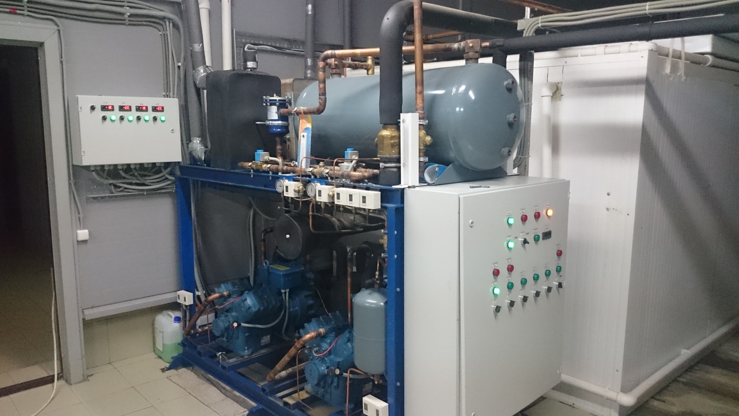 Чиллер: вода-охладитель промышленный 